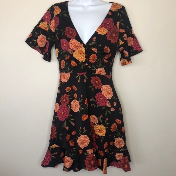 𝅺CUPCAKES and cashmere Frankie Satin Dress size 0 - Picture 3 of 4